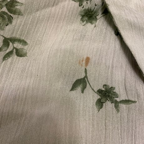 [USED] 花柄 後ろ開き♡ レーヨンシャツ