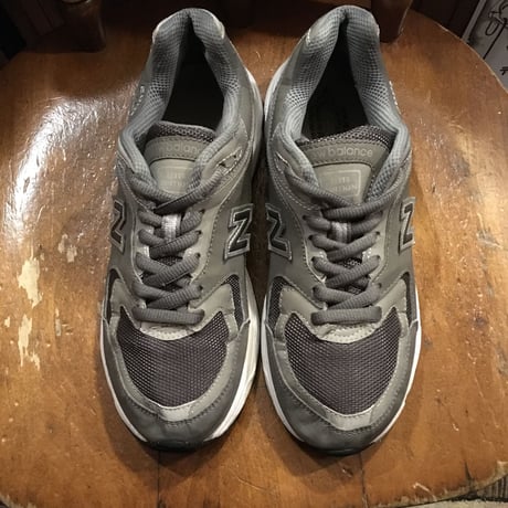 [USED] NewBalance 2001