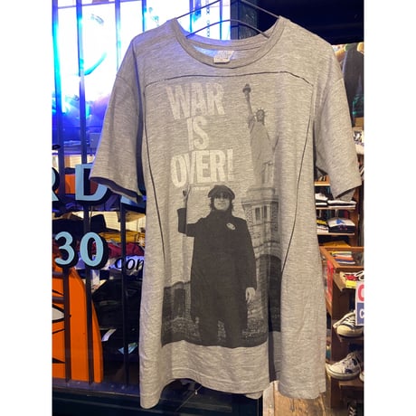 [USED]  'WAR IS OVER!' JOHN LENNON  TEE