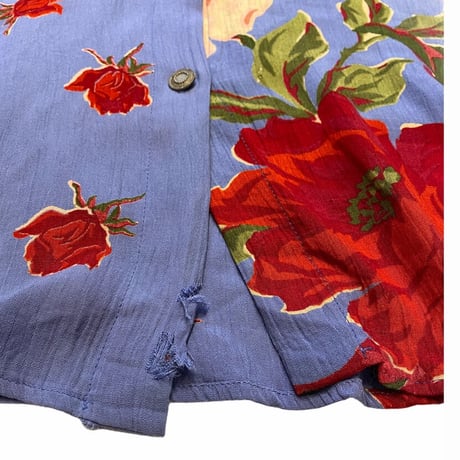 [USED] バラいっぱい🌹レーヨン SHIRTS