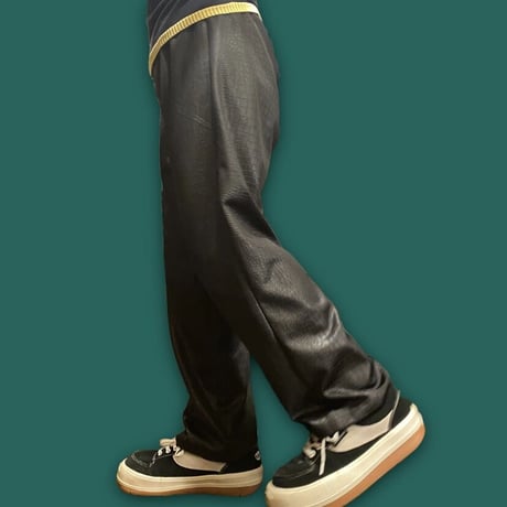 [USED] パイソン柄♡型押しPOLY PANTS
