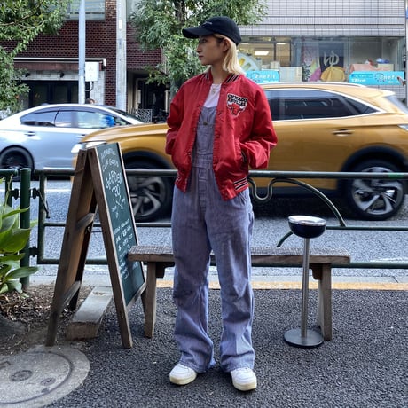 [USED] "BULLS" RED スタジャン