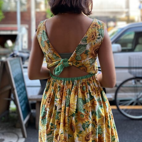 ［USED］背中が可愛い♡ひまわりワンピ