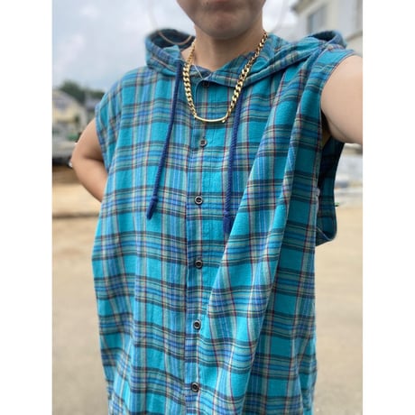 [USED] フード付き  ノースーリーブ ネル