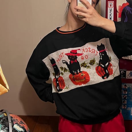 [USED] Trick or Treat SWEAT