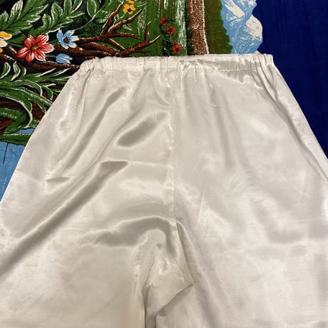 [USED] WHITE サテンPANTS！