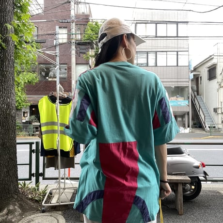 [USED]adidas colorful pattern Tee