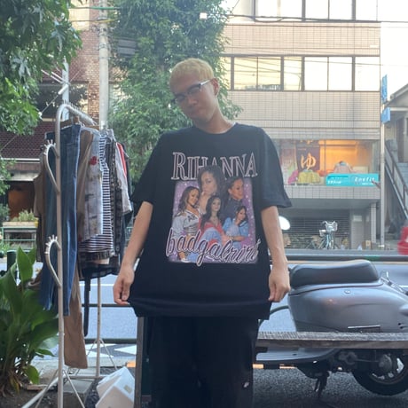 [USED] ラップT RIHANNA