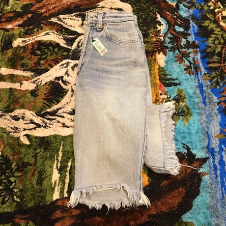 [USED] Levis 26505 CUTOFF SHORTS