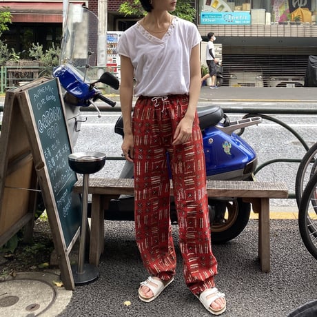 [USED] ボタンデザインVネックTOPS
