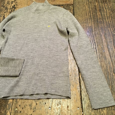 [USED] ワンポイントが可愛い！Golden Bear 刺繍リブニット
