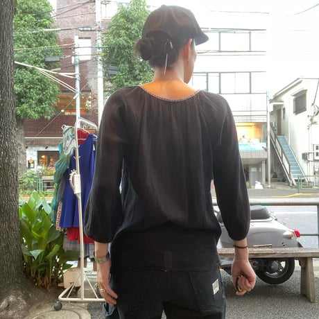 [USED] BLACKクロシェットTOPS