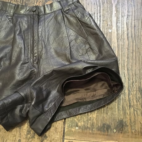 [USED] REALレザータック入りショートパンツ