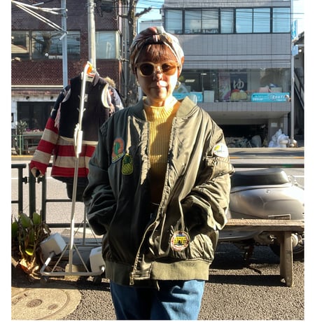 [USED] 軽〜いワッペン付きMA-1
