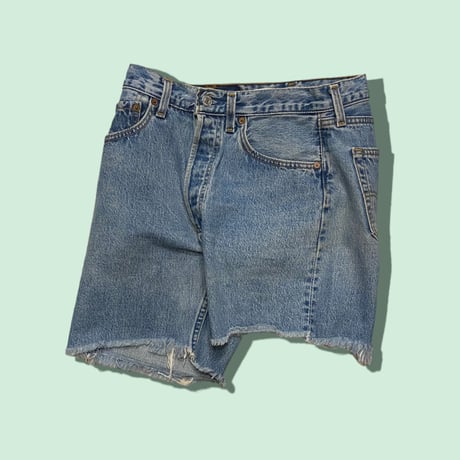 [USED] Levis 501 made in USA. cutoff