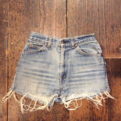 [USED] Levis ダメージデニム  ショーツ