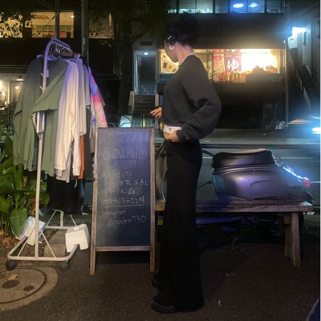 [USED] ショート丈のBlack Sweat