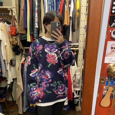 [USED] "PAUL HARRIS" FLOWER KNIT🌸