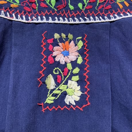 [USED] ネイビーの刺繍チュニック