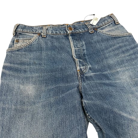 [USED] Levi's 膝下丈のデニムショーツ