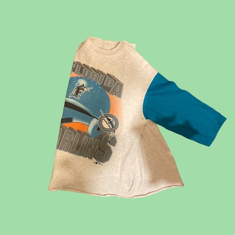 [USED] ラグランTee 🦈