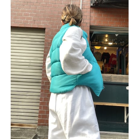 [USED]  ターコイズブルー🩵ダウンベスト