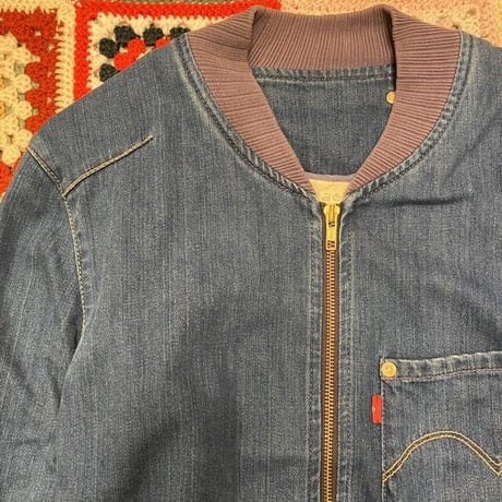 [USED] Levi's RED  DENIM JACKET