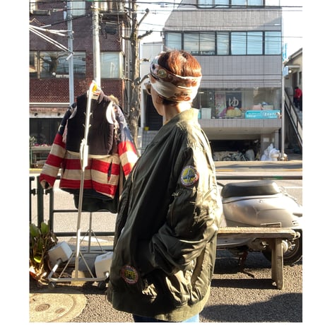 [USED] 軽〜いワッペン付きMA-1