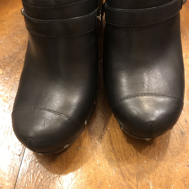 n*u様 used♦︎UGGサンダル　ブラック　25cm 中古・古着通販】UGG (アグ) レザーサンダル ブラック サイズ:25