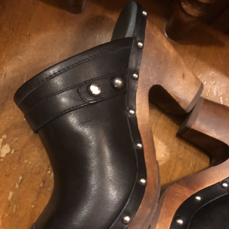 [USED] "UGG" BLKサボサンダル