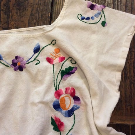 [USED] グラデーション刺繍のTOPS