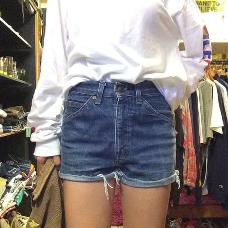 [USED] Levis 630 cut off  SHORTS