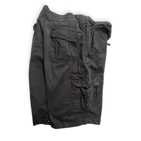[USED] BLK FEED CARGO SHORTS