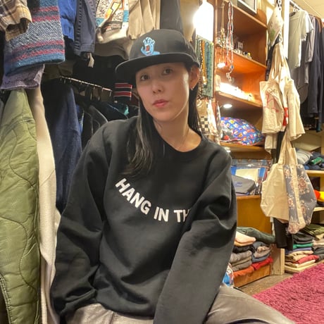[USED]"HANG IN THERE" good message sweat 🖤