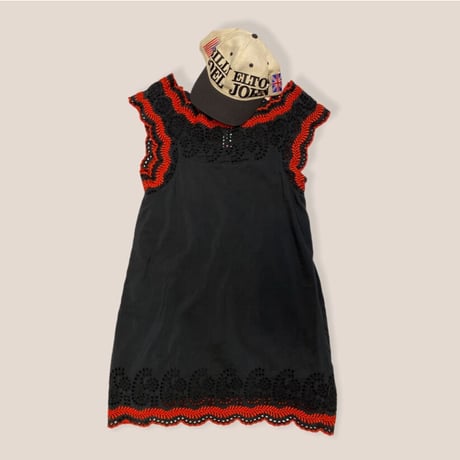 [USED] Black×Red刺繍ワンピース