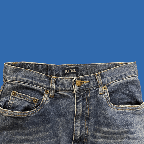 [USED] ストレッチデニムのフレアパンツ🪅