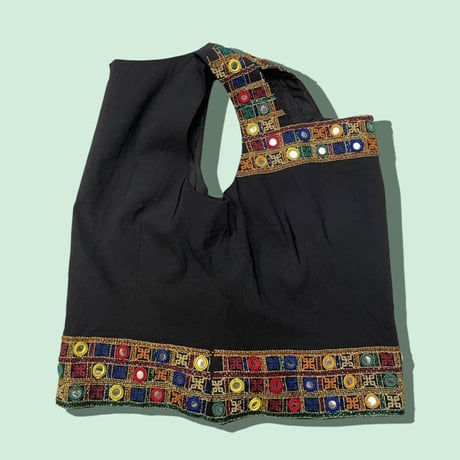 [USED]ミラーワーク刺繍ノースリーブトップス