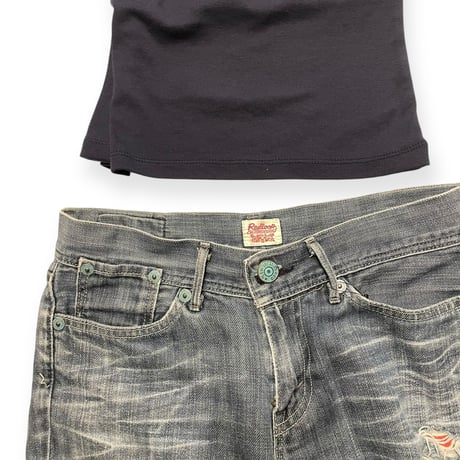 [USED] Levi's LOW RISE SLIM SHORTS 🌺🖤（w３0)