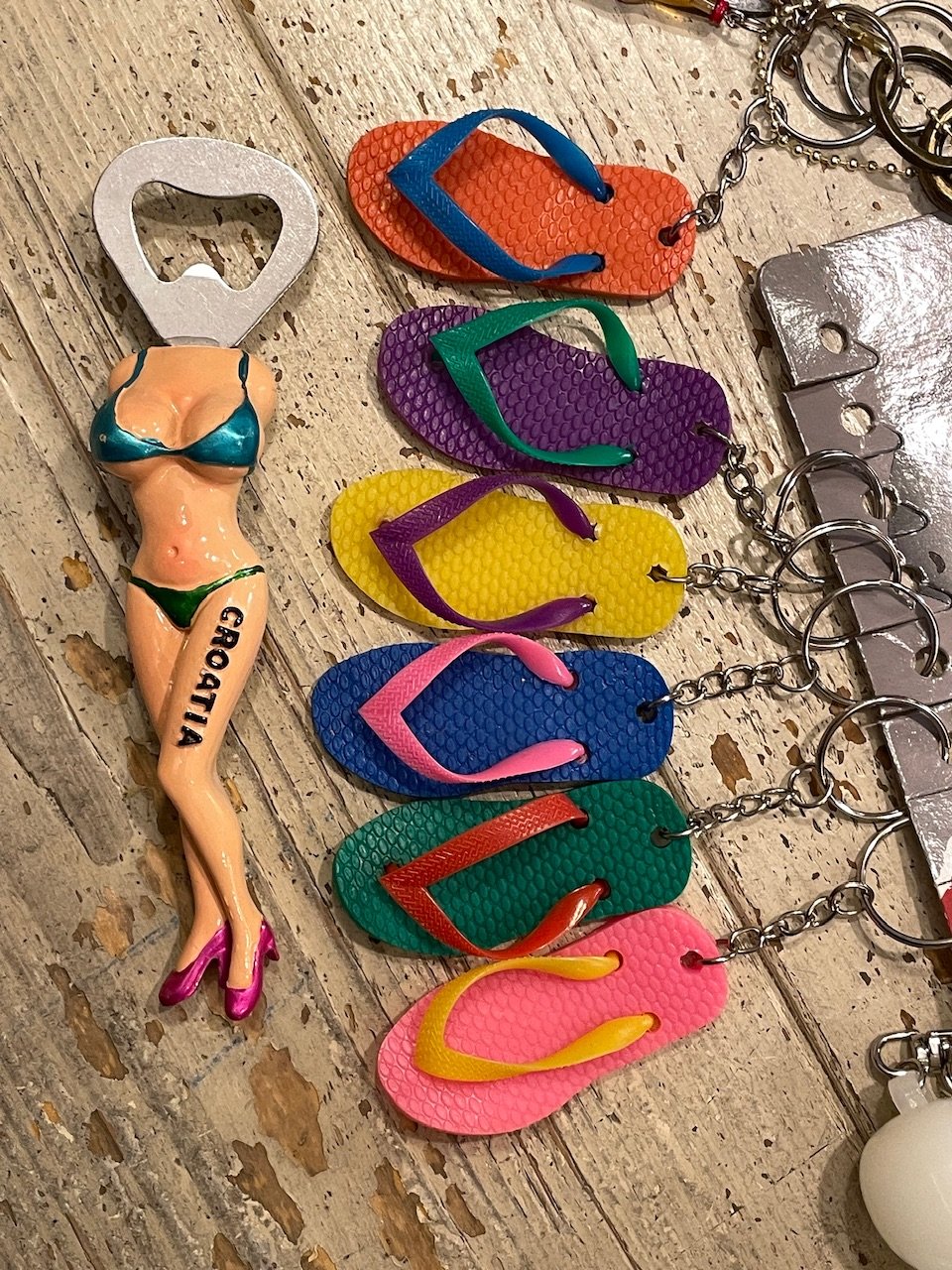 Deadstock] colorful beach sandals keychain 🩴 |