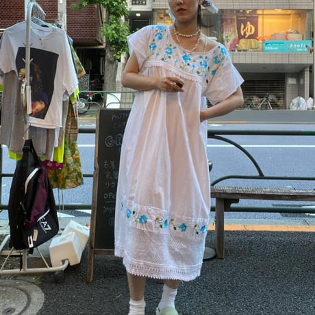 [USED] お顔のお花💠メキシカン刺繍ワンピース