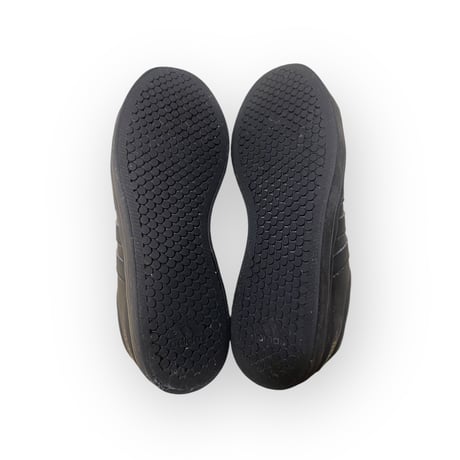 [USED] "adidas" ALL BLACK SNEAKER