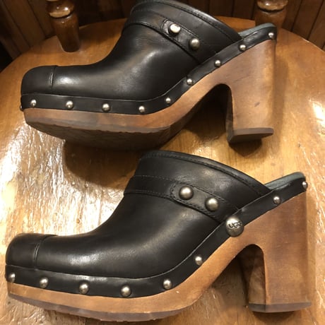 [USED] "UGG" BLKサボサンダル