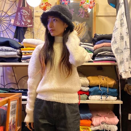 [USED] BLACK FUR HAT♡ 