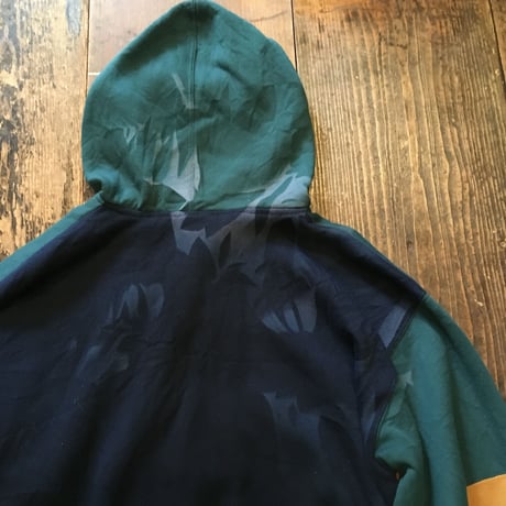 [USED] 渋めカラーのプルオーバーパーカー