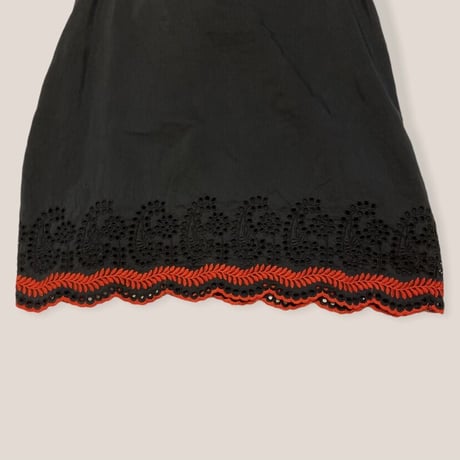 [USED] Black×Red刺繍ワンピース