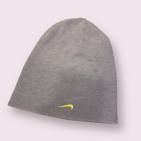 [USED] NIKE  ビーニー　リバーシブル