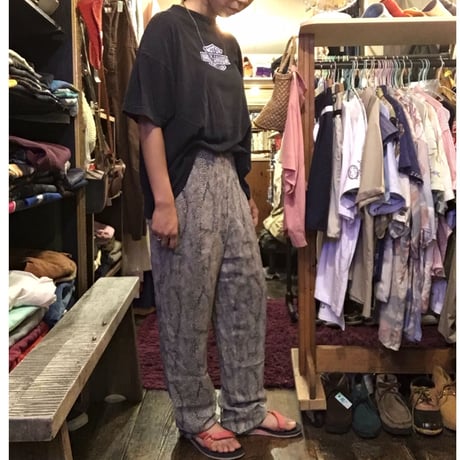 [USED]  ヘビ柄のイージーパンツ