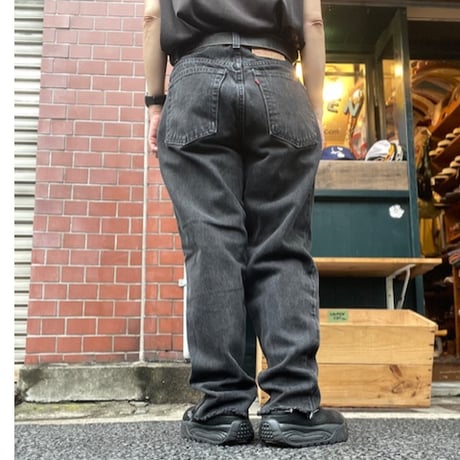 [USED] Levis 550 BLACK CUTOFF W28L27