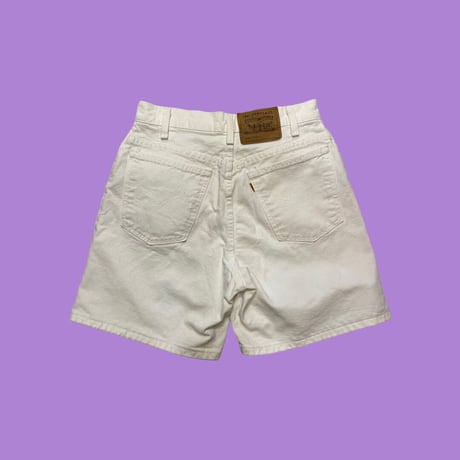 [USED] Levis white shorts🤍