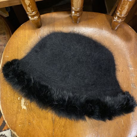 [USED] BLACK FUR HAT♡ 